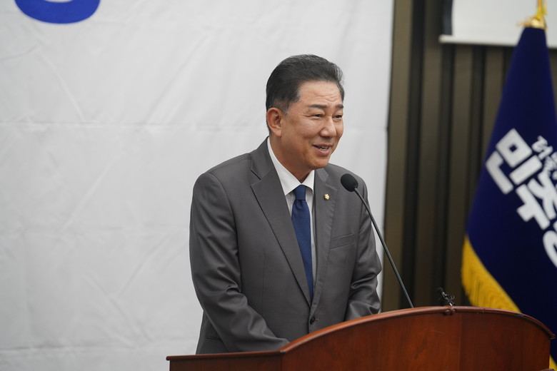 검찰개혁ㆍ정부조직법 개편을 위한 정책 의총에서 인사말 하는 