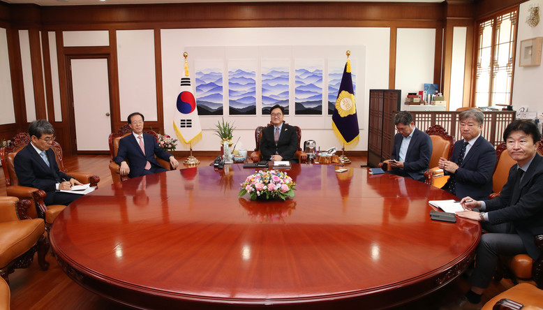 우원식 국회의장 "사회갈등이 폭력화돼...