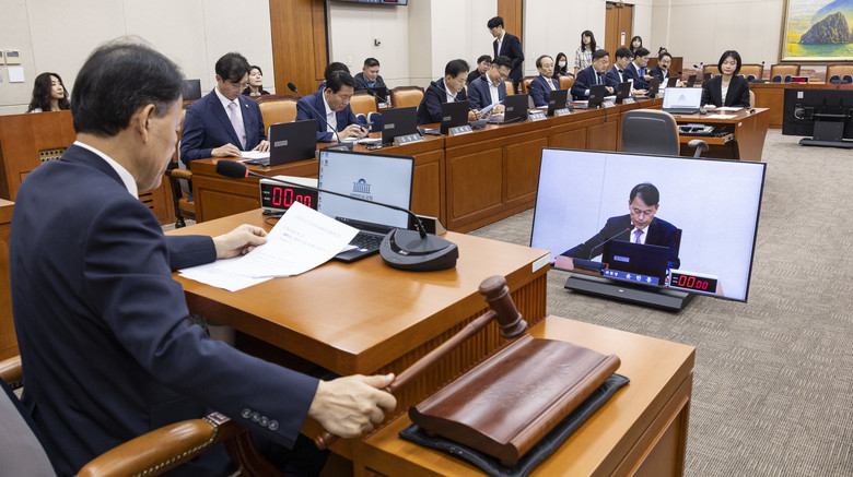 국회 정무위원회, 국감 증인에 최태원...
