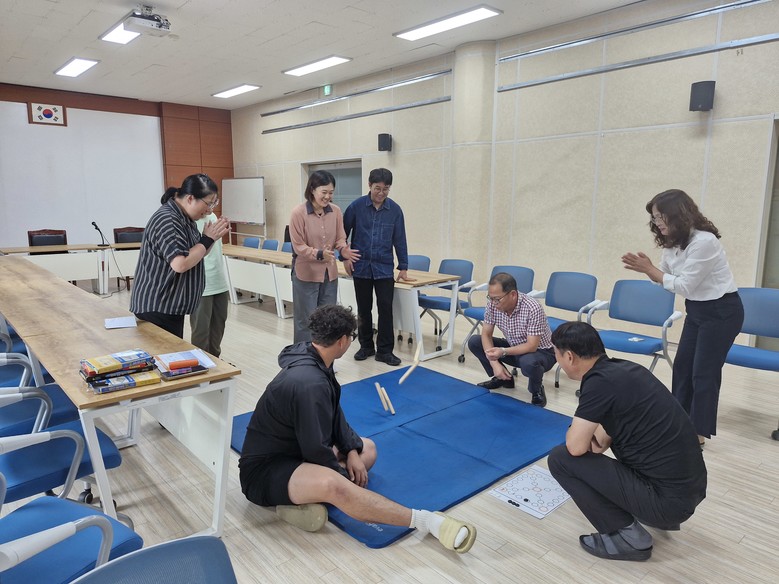 교동면 ‘추석명절 맞이 직원 척사대회...