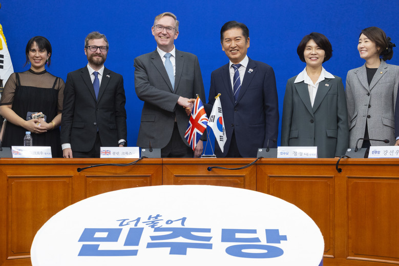 민주당 정청래 대표, 北대사 지낸 주...