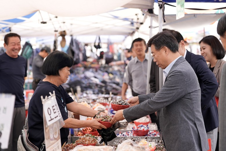 (포토)신상진 성남시장, 추석 앞두고...