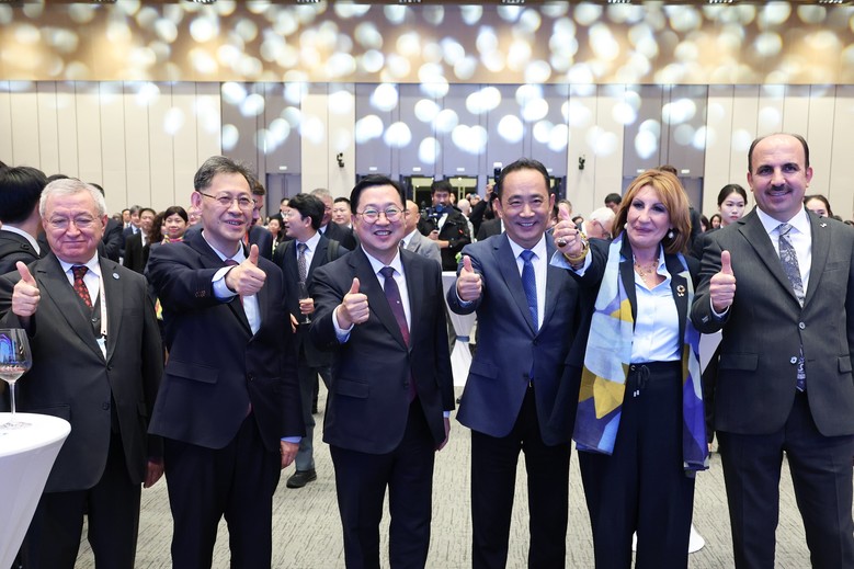 “세계를 이끄는 대전” 이장우 시장,...