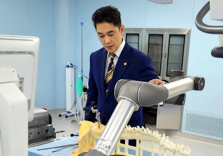 전석훈 의원, AI 의료산업의 미래를...