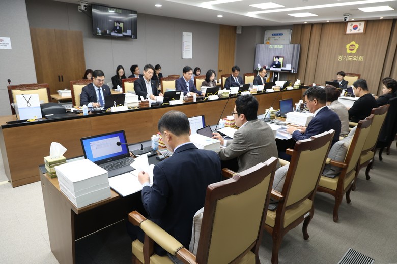 경제노동위원회, 2025년 노동국-킨...