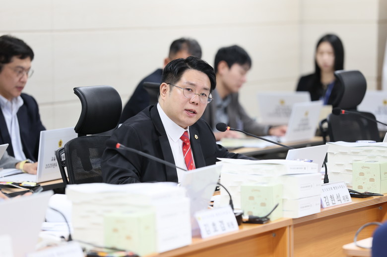 “관사 부족에 젊은 교직원 떠난다” ...