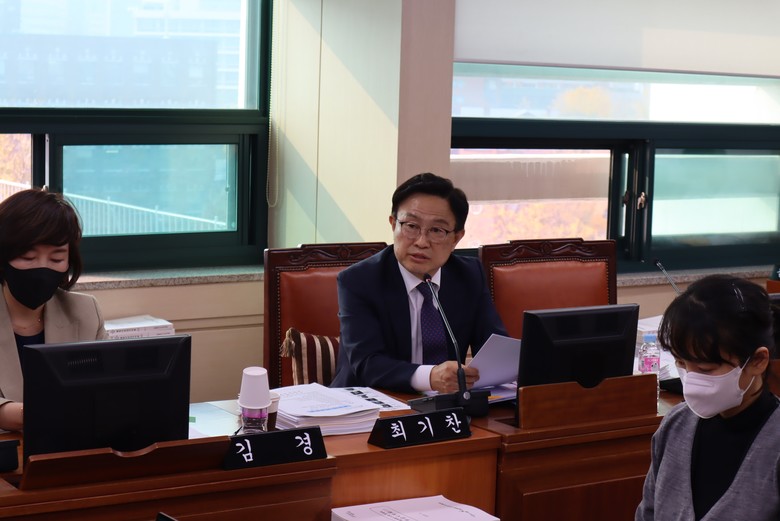 ‘반지하’ 최소한의 안전장치라더니.....