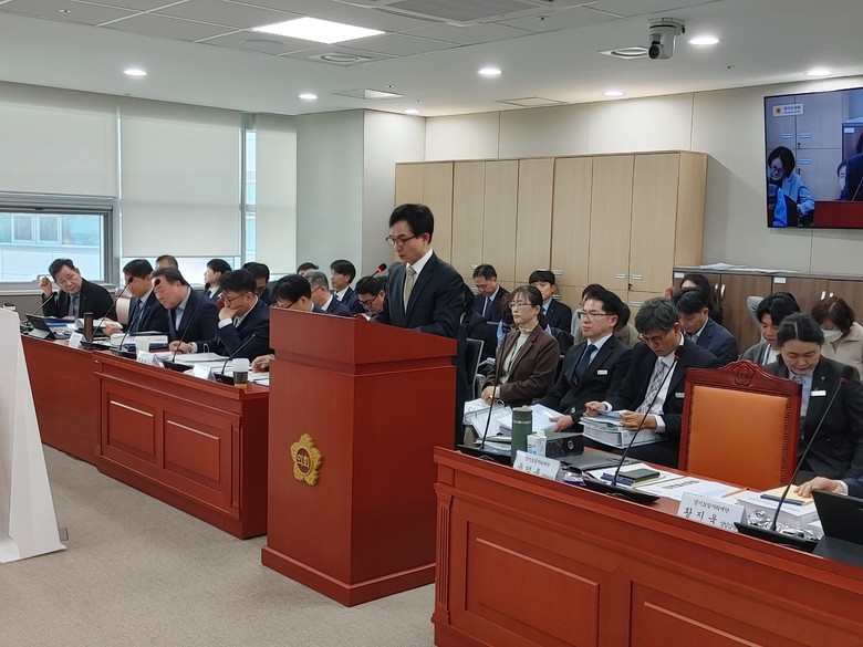 (행감포토)경기도일자리재단 윤덕룡 대...