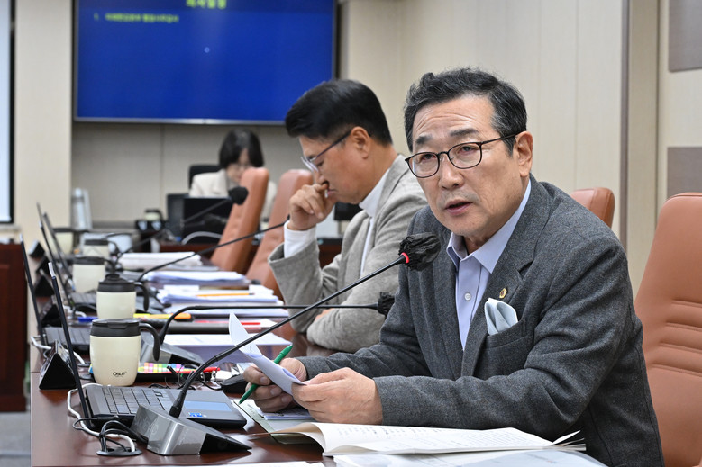 유만희 시의원, 잠실계류장 4번의 사...