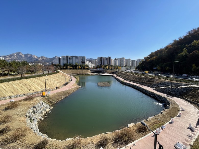 유수지의 변신… 구파발천, 북한산 조...