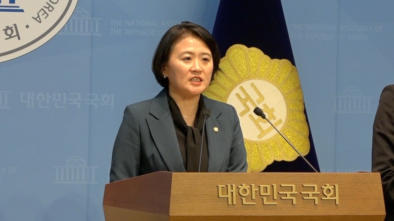 한강버스 또 멈추고 승객 위험… “오...