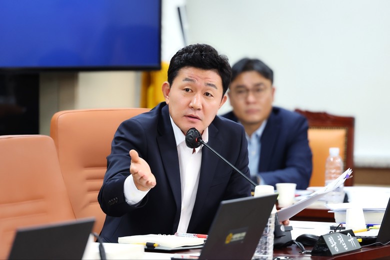 황철규 의원, “정치인 행사 학교에 ...