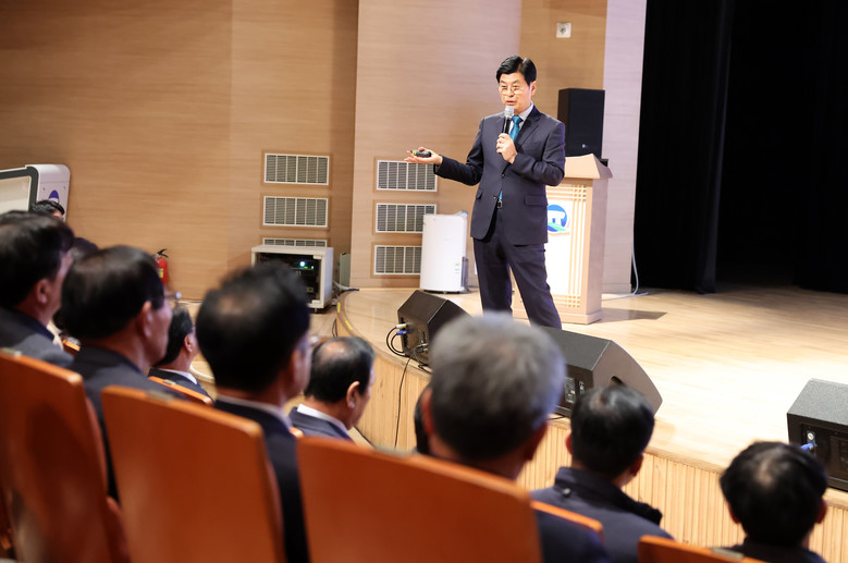 고창군, 이춘희 전(前) 세종시장 초...