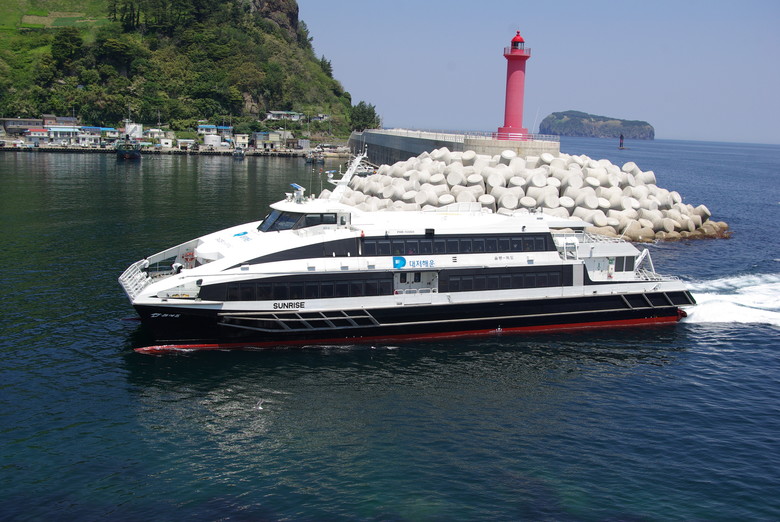 울릉도 여객선 단절 위기 벗어나, 대...
