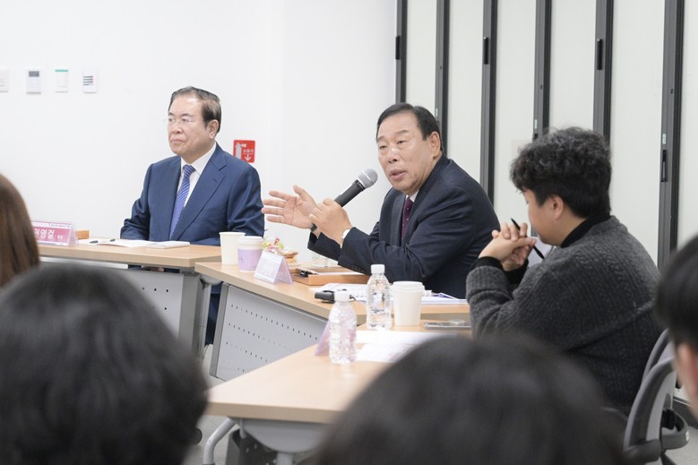 최민호 시장, 교육강사와 인구문제 해...