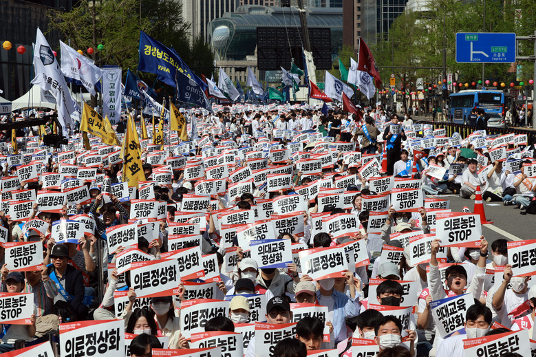 감사원 "의대증원 2천명 근거 미흡"...