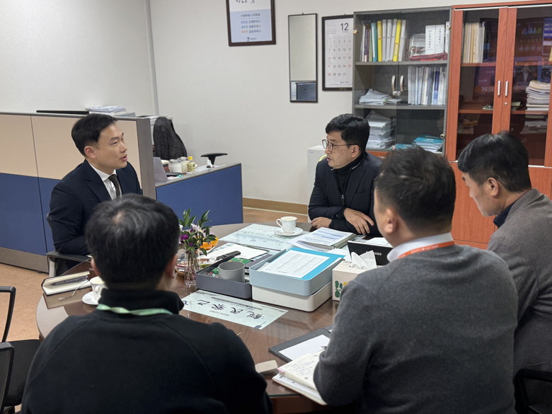 이호동 경기도의원, 수원시청 찾아 영...