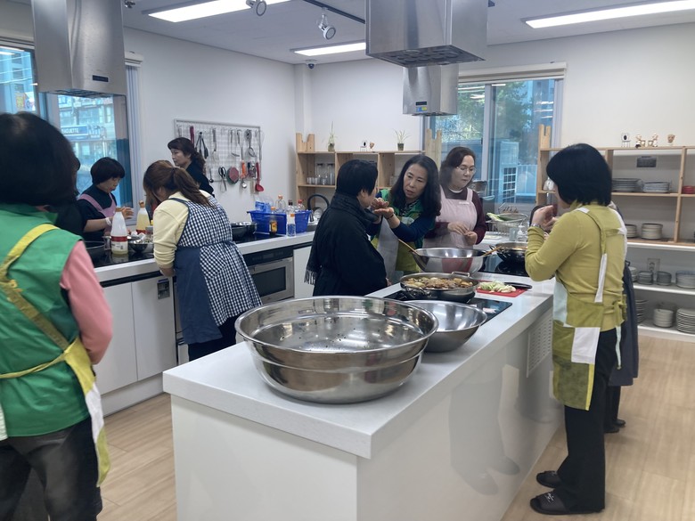 ‘행복문화공간 사랑애’ 사랑의 반찬 ...