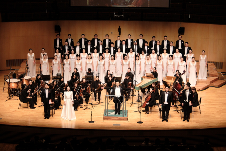 윤의중 예술감독과 인천시립합창단, <...