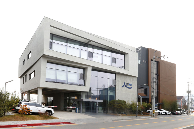 “가족과 보내는 시간 늘고, 업무 집...