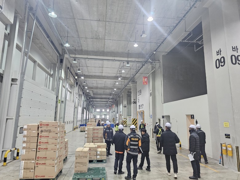 초대형 물류창고 긴급 화재 안전 조사...