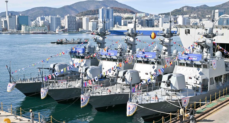 해군 230t급 신형 고속정 4척 진...