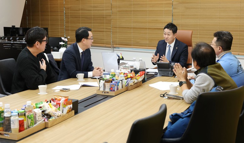 김진경 의장, 중고차 딜러협회 등과 ...