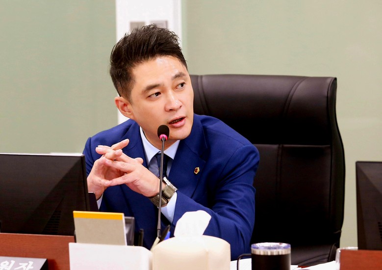 전석훈 도의원, 예결위 심사서 1개 ...