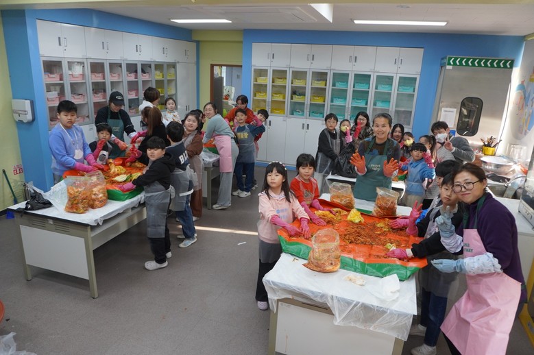 송해초등학교, “직접 키운 배추로 사...