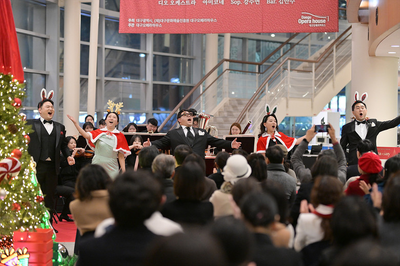 연말연시 오페라로 따뜻한 마음을 전하...