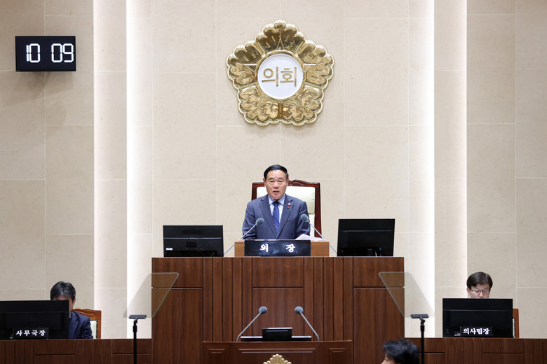 수원특례시의회, 독립청사에서 첫 공식...
