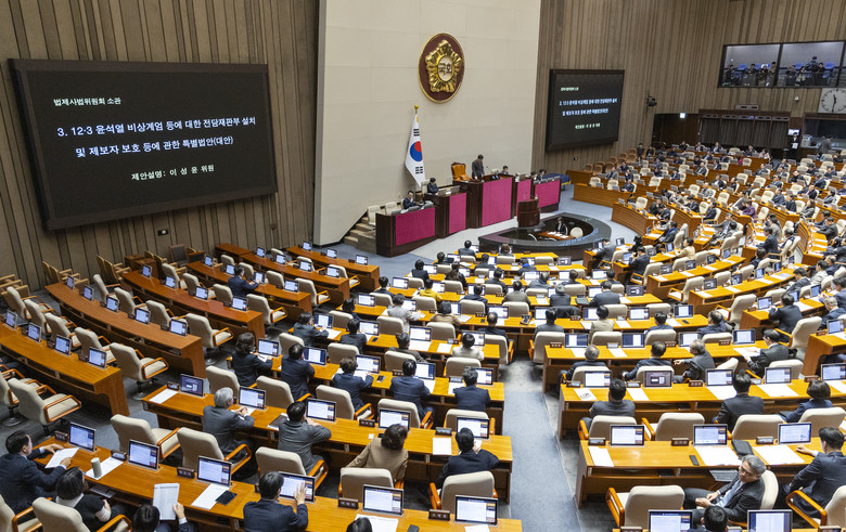 민주당, 내란재판부 상정에 필버 2R...