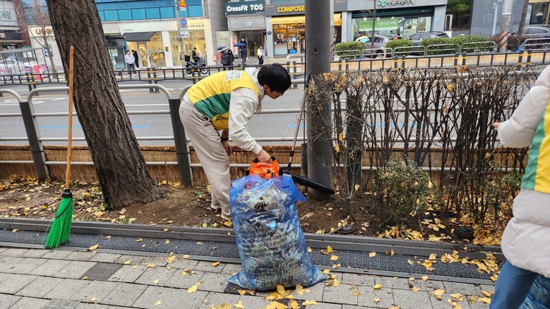 신천지자원봉사단 강서지부, 우천 대비...