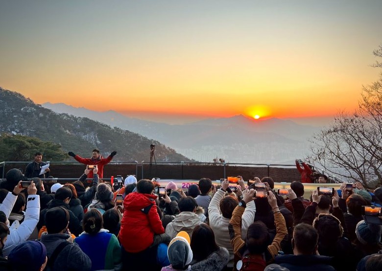 희망 가득한 붉은 말의 해, 서울의 산과 공원에서 해맞이 하세요