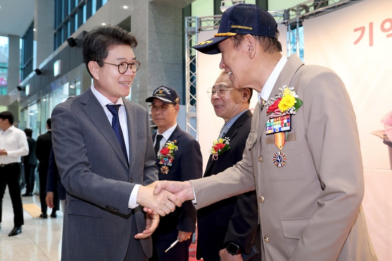 성동구, 1월부터 사망한 참전유공자 ...