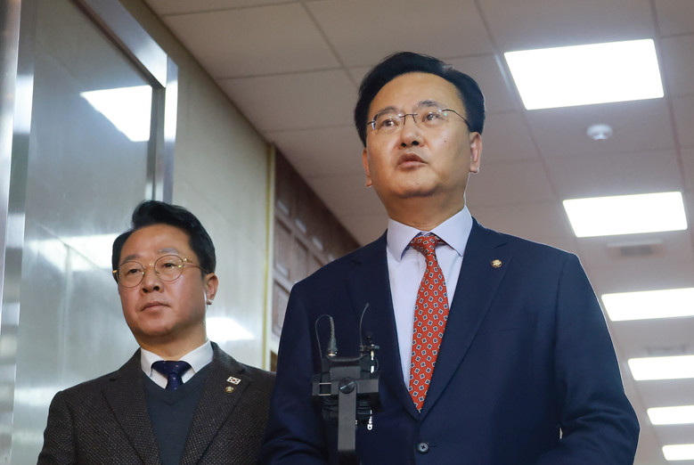 국회 본회의 8일 아닌 15일 열린다...